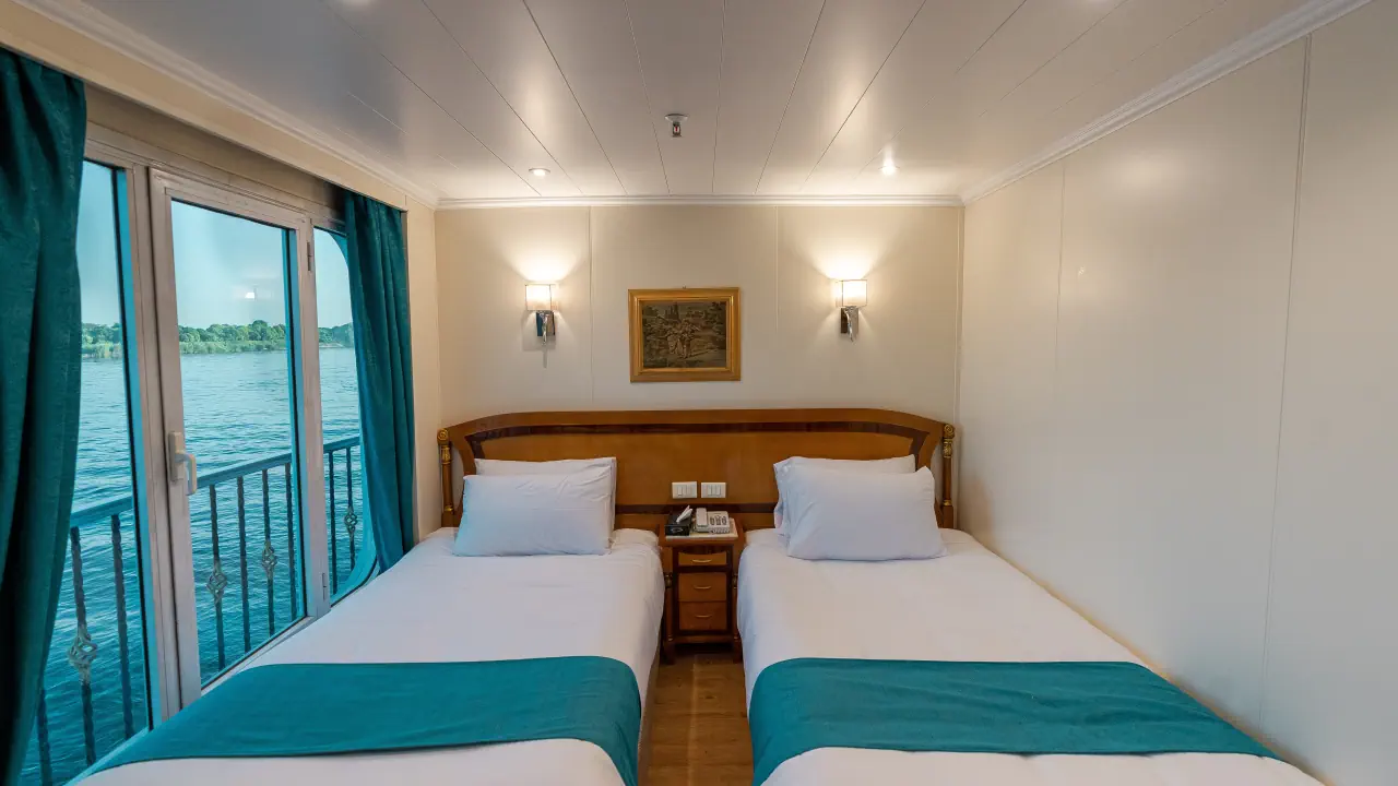 رحلة الباخرة نايل كويست